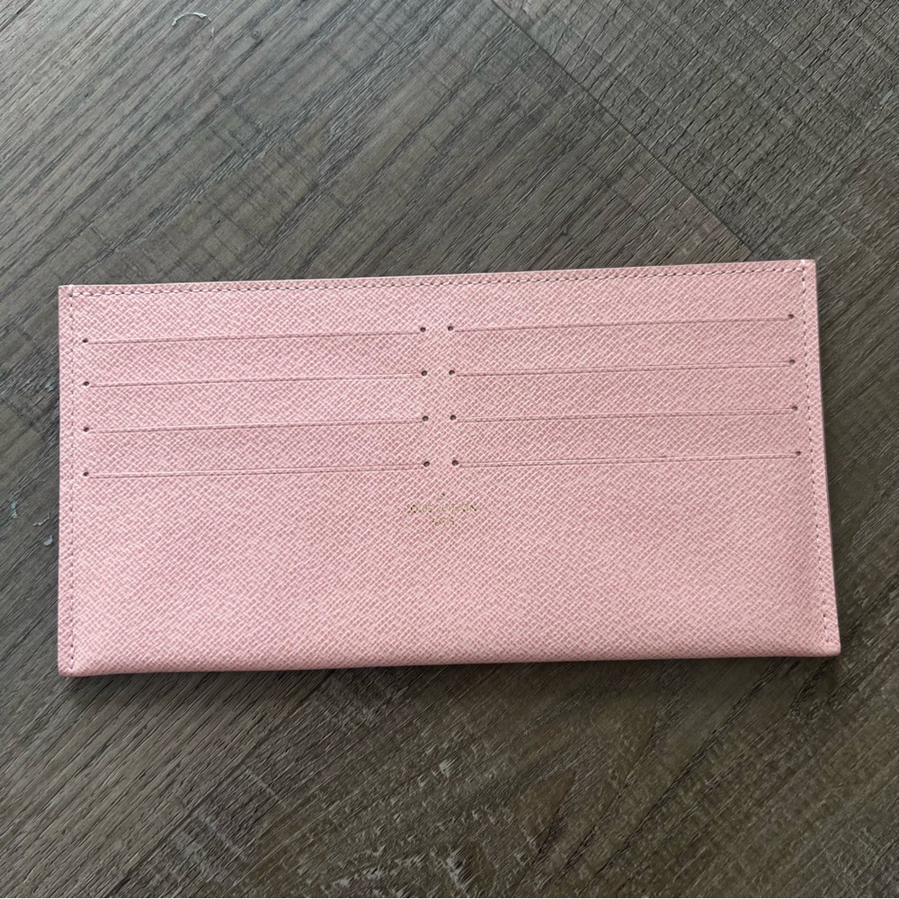 Louis Vuitton Credit Card Holder in Light Pink